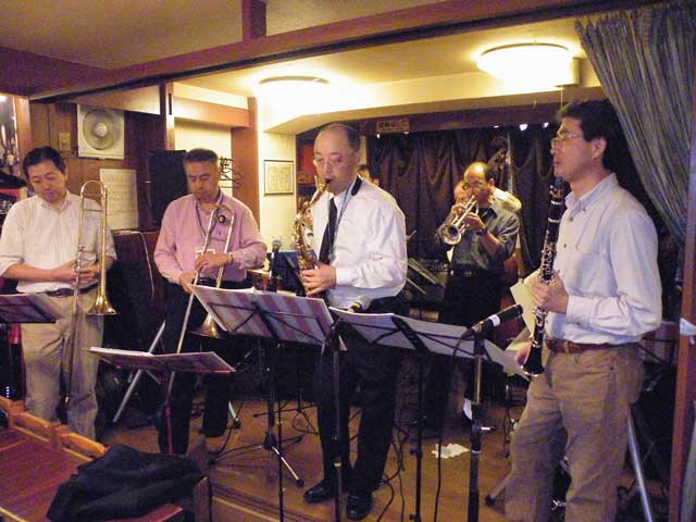 Ts�͗����ʒu��Tp�̑O�ɂȂ��Ă��܂��A���Ⴊ�݂Ȃ��牉�t