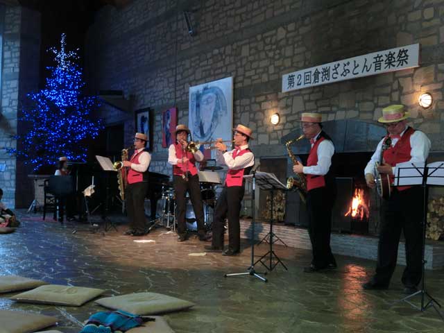 �S���ŃW���O���x���M��