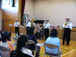 �q���B����E�E�E