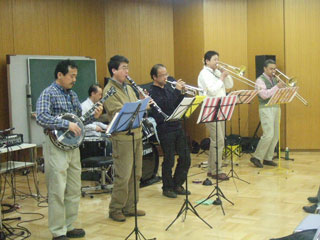 �i��s���`�q�b�^�[��������